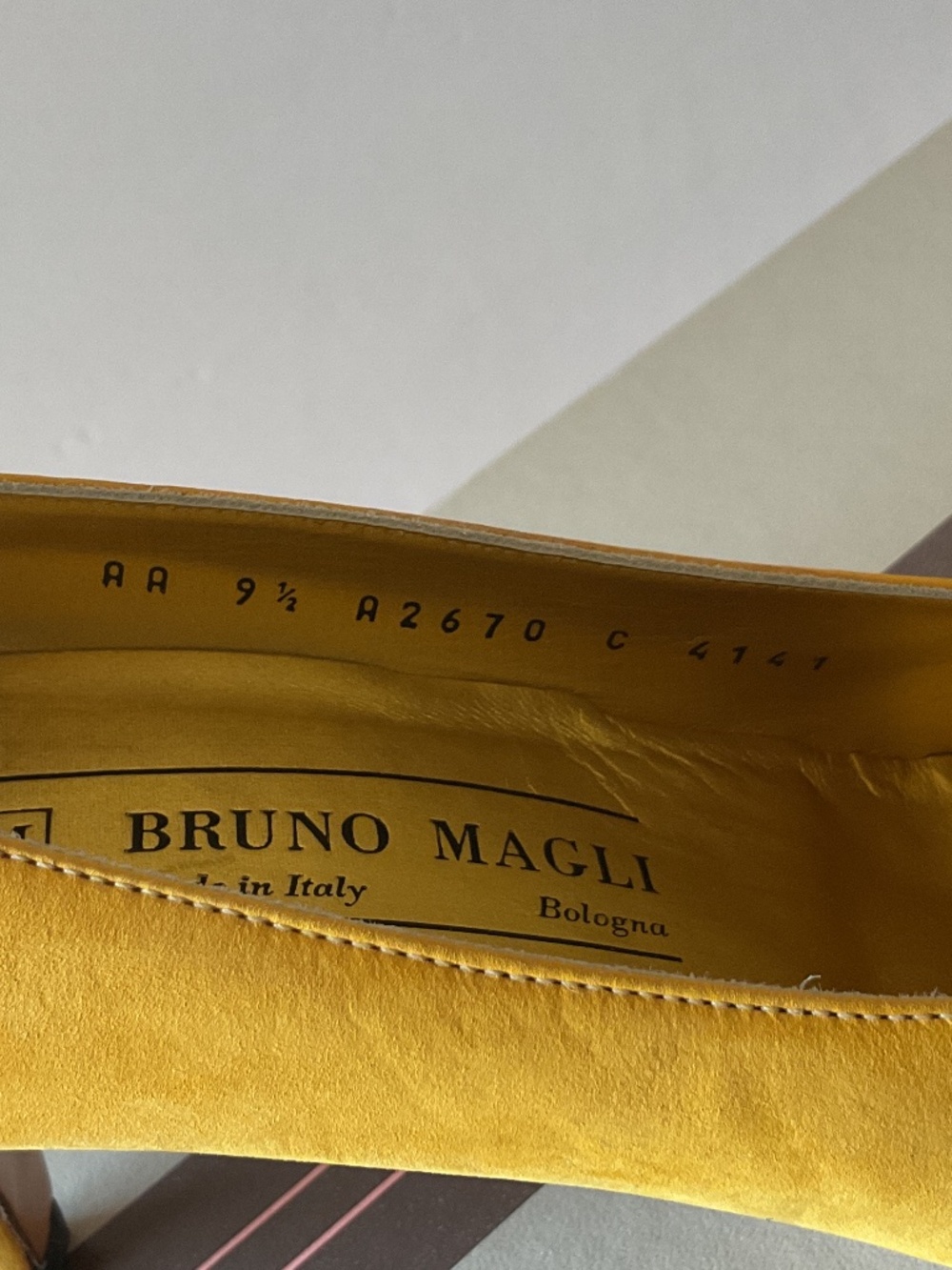 BRUNO MAGLI SUEDE PUMPS yellow 9.5 AA - Picture 2 of 6